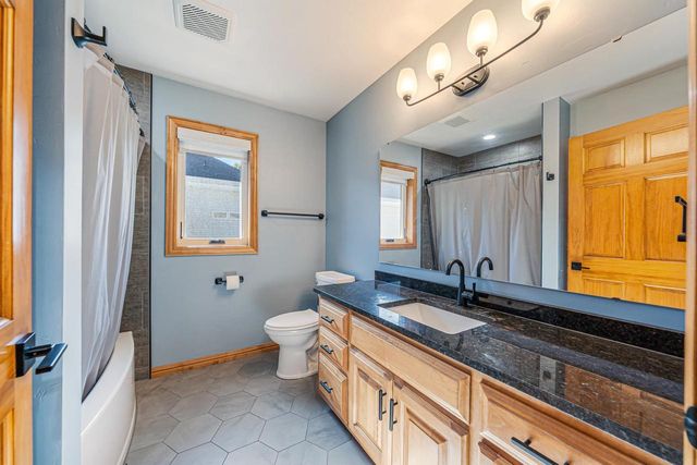 1549 BELLE PLANE CIRCLE, Green Bay, WI 54313