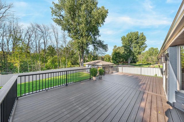1549 BELLE PLANE CIRCLE, Green Bay, WI 54313