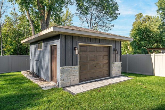 1549 BELLE PLANE CIRCLE, Green Bay, WI 54313