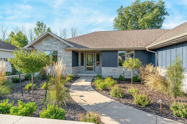 1549 BELLE PLANE CIRCLE, Green Bay, WI 54313