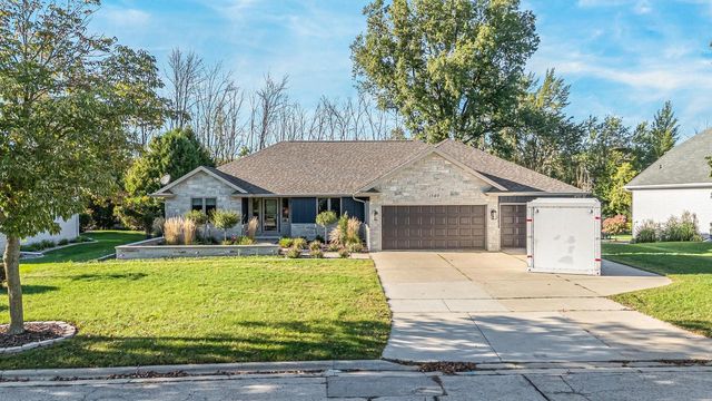 1549 BELLE PLANE CIRCLE, Green Bay, WI 54313