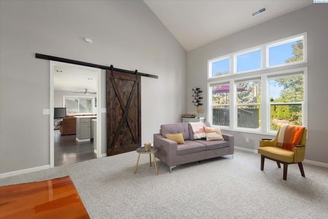 2918 W 43rd Ct, Kennewick, WA 99337