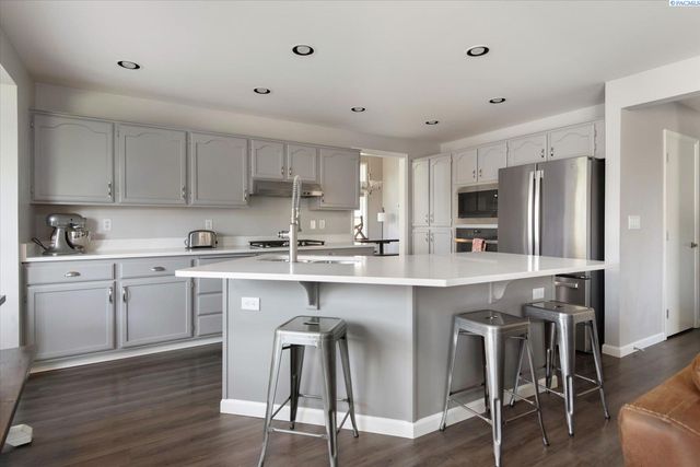 2918 W 43rd Ct, Kennewick, WA 99337