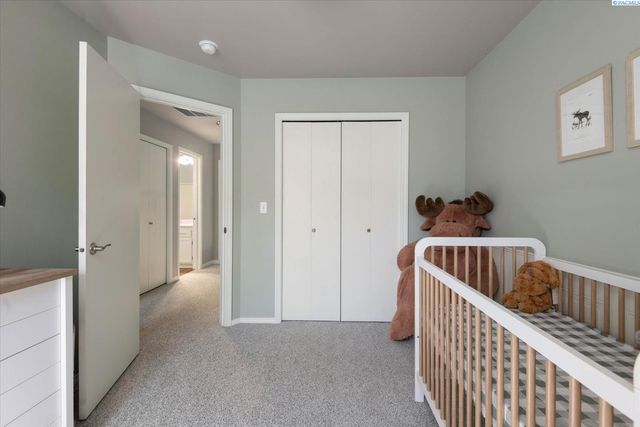 2918 W 43rd Ct, Kennewick, WA 99337