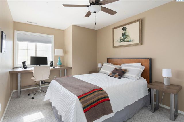 2918 W 43rd Ct, Kennewick, WA 99337