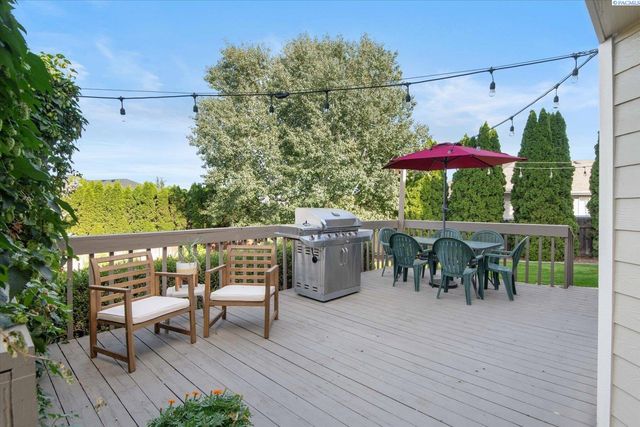 2918 W 43rd Ct, Kennewick, WA 99337