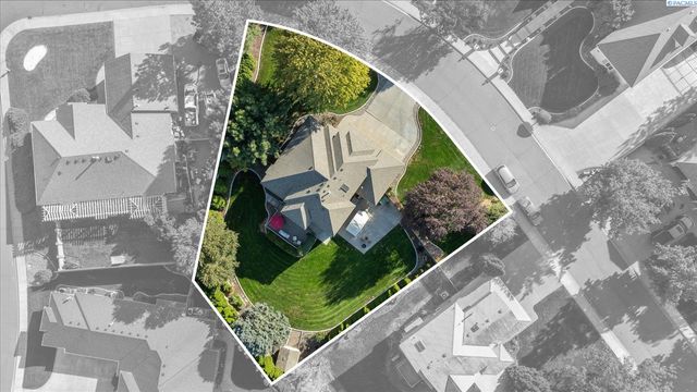 2918 W 43rd Ct, Kennewick, WA 99337