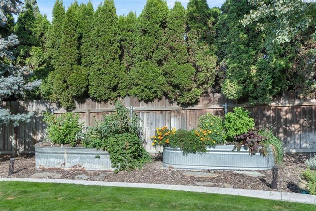 2918 W 43rd Ct, Kennewick, WA 99337