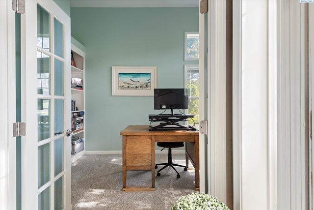 2918 W 43rd Ct, Kennewick, WA 99337