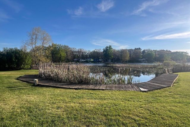 70328 Lakeview Drive, Edwardsburg, MI 49112