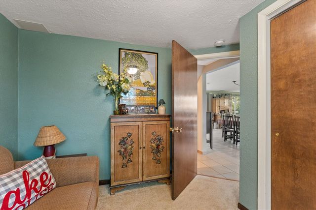 70328 Lakeview Drive, Edwardsburg, MI 49112