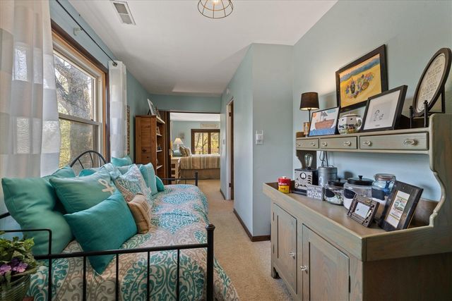 70328 Lakeview Drive, Edwardsburg, MI 49112