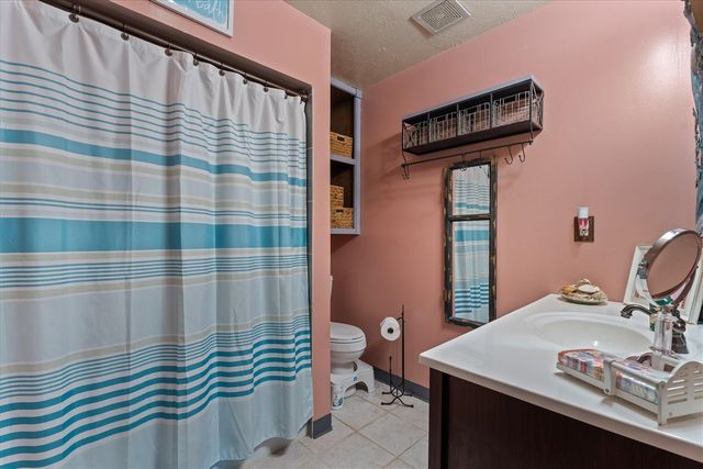 70328 Lakeview Drive, Edwardsburg, MI 49112