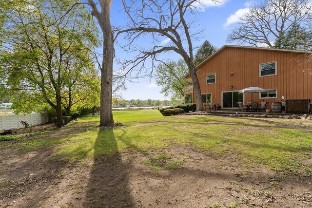 70328 Lakeview Drive, Edwardsburg, MI 49112