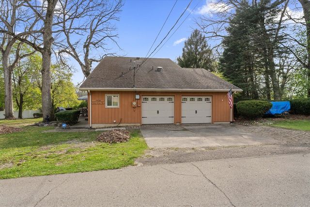 70328 Lakeview Drive, Edwardsburg, MI 49112