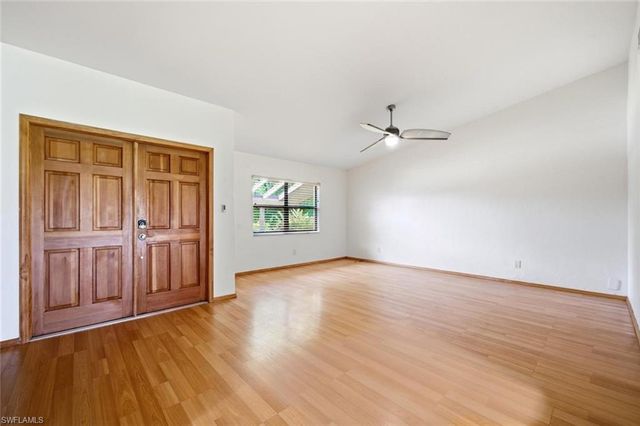 223 Charity CT L5, Naples, FL 34112