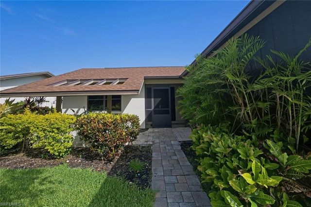 223 Charity CT L5, Naples, FL 34112