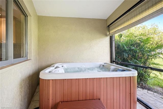 223 Charity CT L5, Naples, FL 34112