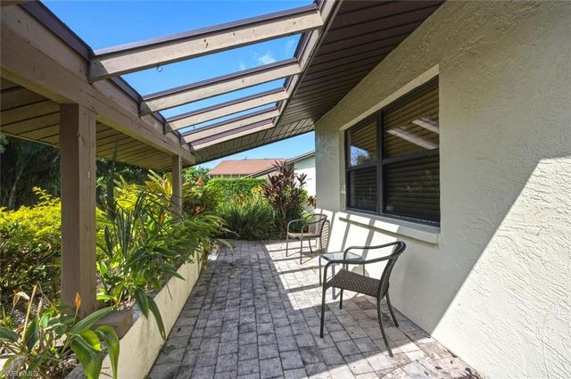 223 Charity CT L5, Naples, FL 34112