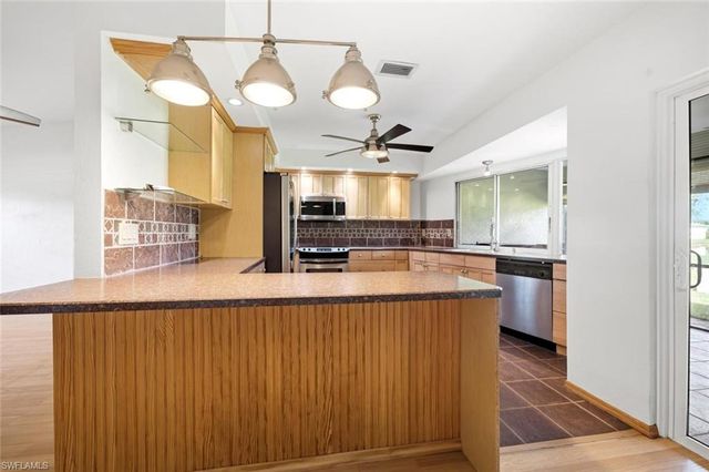 223 Charity CT L5, Naples, FL 34112