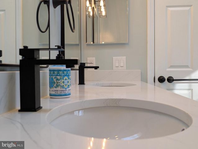 111 HARVARD CIR, Princeton, NJ 08540