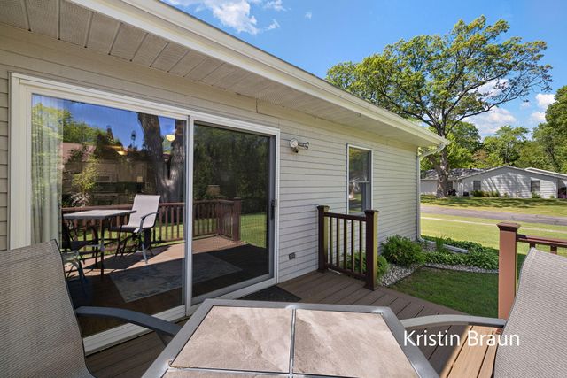 1075 Walnut Grove Drive 27, Muskegon, MI 49441