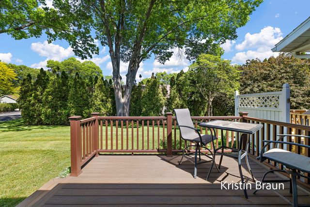 1075 Walnut Grove Drive 27, Muskegon, MI 49441
