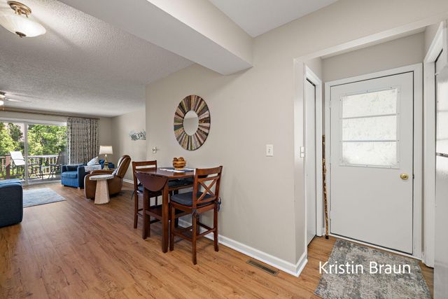 1075 Walnut Grove Drive 27, Muskegon, MI 49441