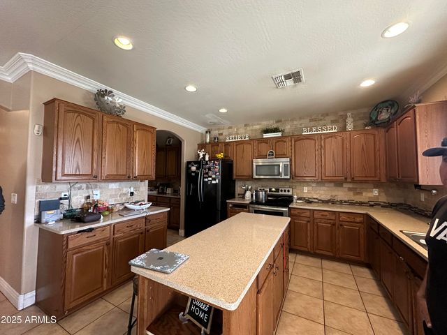 28550 N SUNSET Drive, San Tan Valley, AZ 85143