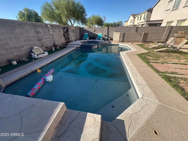 28550 N SUNSET Drive, San Tan Valley, AZ 85143