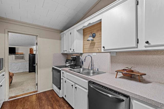 4 Persimmon Ln, Tumbling Shoals, AR 72581