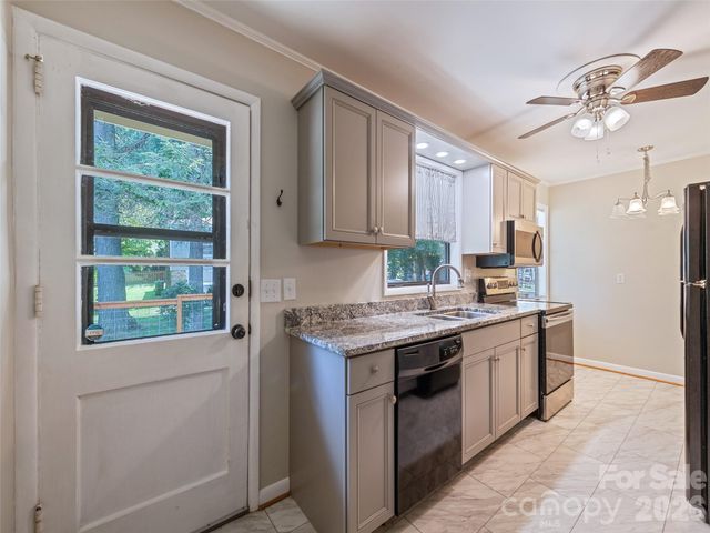 713 Brown Avenue, Waynesville, NC 28786