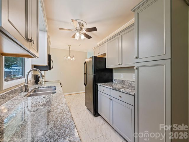 713 Brown Avenue, Waynesville, NC 28786