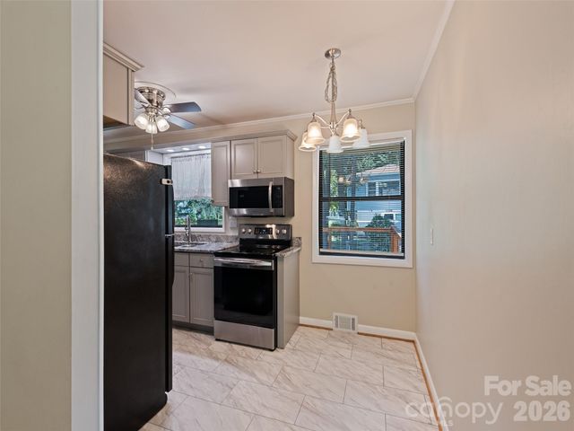 713 Brown Avenue, Waynesville, NC 28786