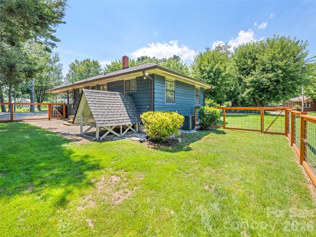 713 Brown Avenue, Waynesville, NC 28786