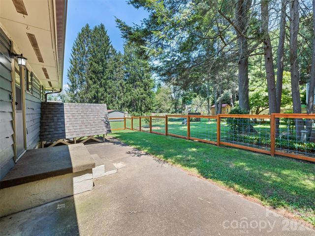 713 Brown Avenue, Waynesville, NC 28786