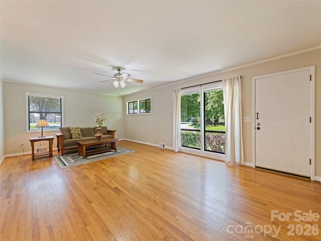 713 Brown Avenue, Waynesville, NC 28786