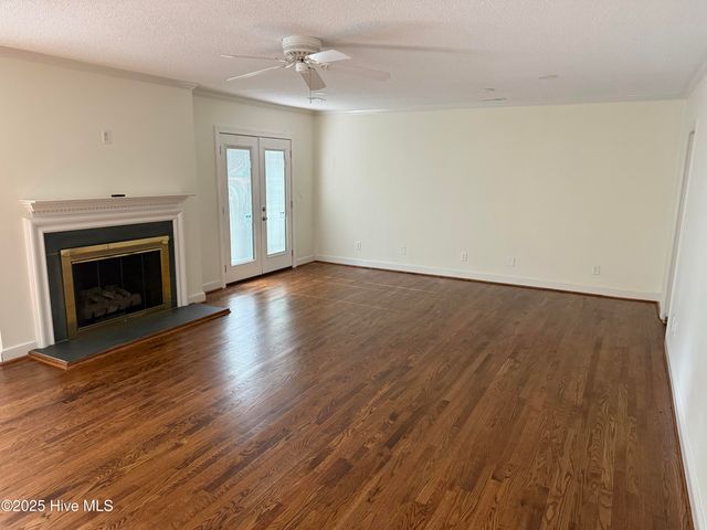 809 Greenbriar Road, Kinston, NC 28501