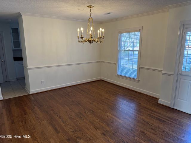 809 Greenbriar Road, Kinston, NC 28501