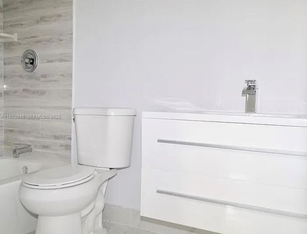 691 S Hollybrook Drive 208, Pembroke Pines, FL 33025