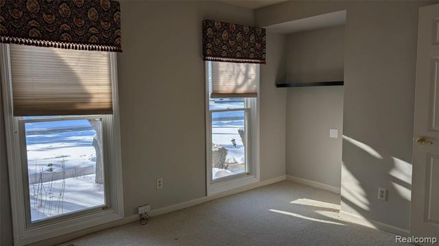 4912 Oak River Drive, Troy, MI 48098