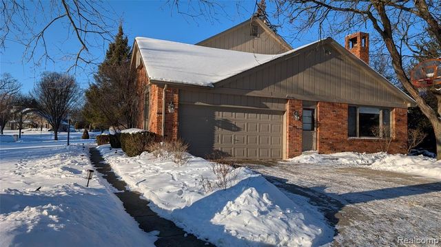 4912 Oak River Drive, Troy, MI 48098