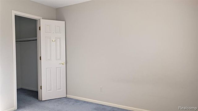 4912 Oak River Drive, Troy, MI 48098