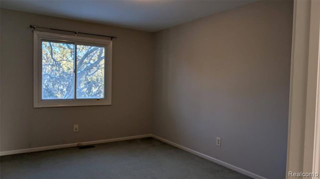 4912 Oak River Drive, Troy, MI 48098