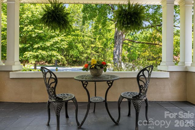 52 Edwin Place, Asheville, NC 28801
