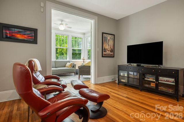 52 Edwin Place, Asheville, NC 28801