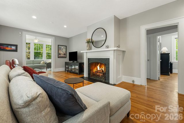 52 Edwin Place, Asheville, NC 28801