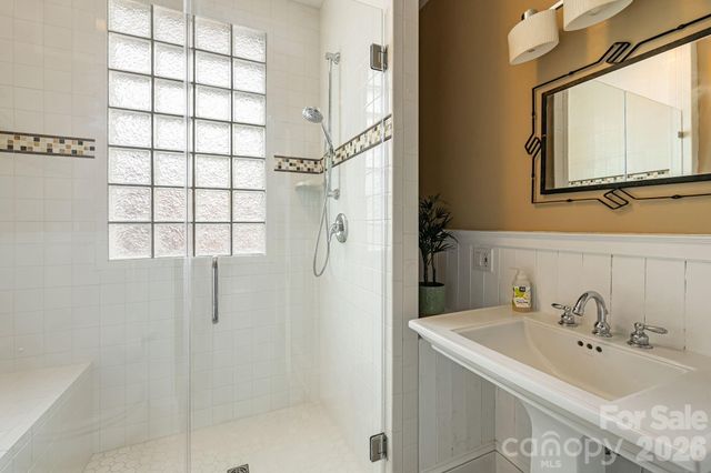 52 Edwin Place, Asheville, NC 28801