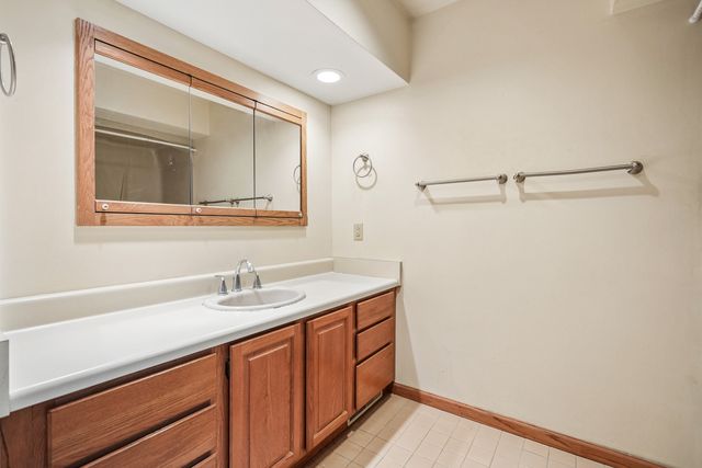 1571 34th Avenue, Moline, IL 61265