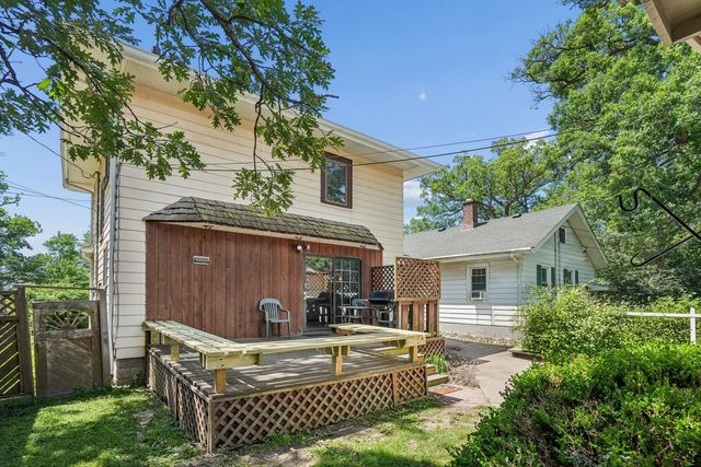 1571 34th Avenue, Moline, IL 61265